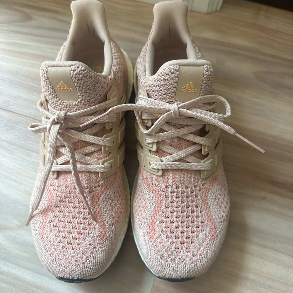 Adidas Women's Peach Pink Knit Sneakers